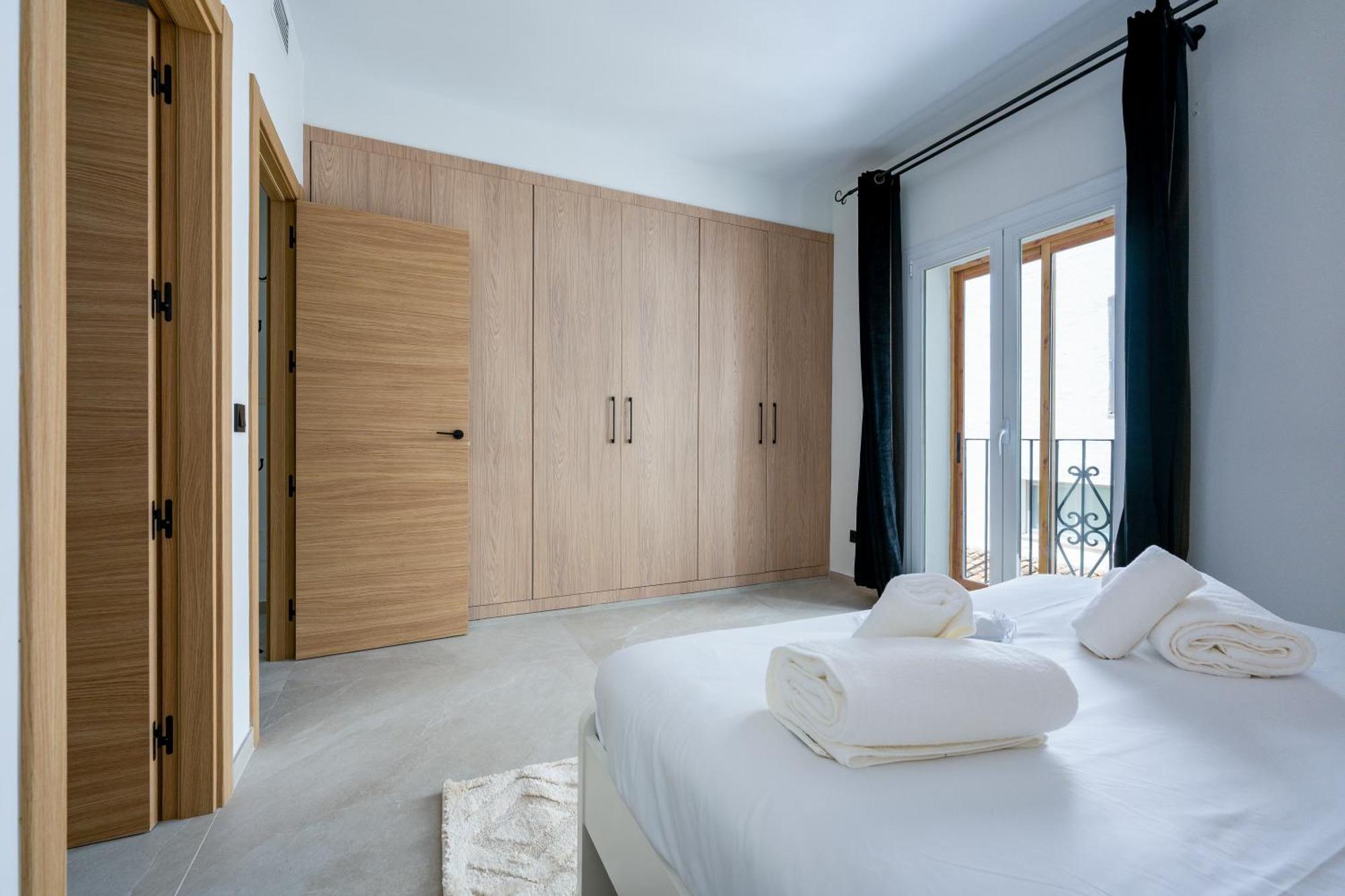 243-fully Renovated-puerto Banus Front Line Penthouse Marbella