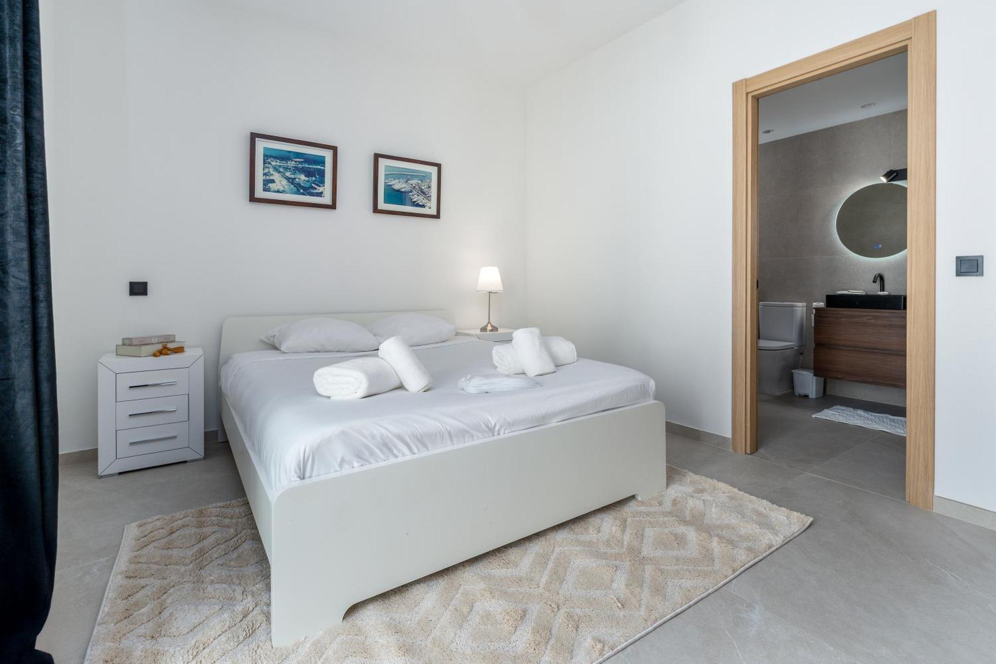 Apartment 243-fully Renovated-puerto Banus Front Line Penthouse Marbella