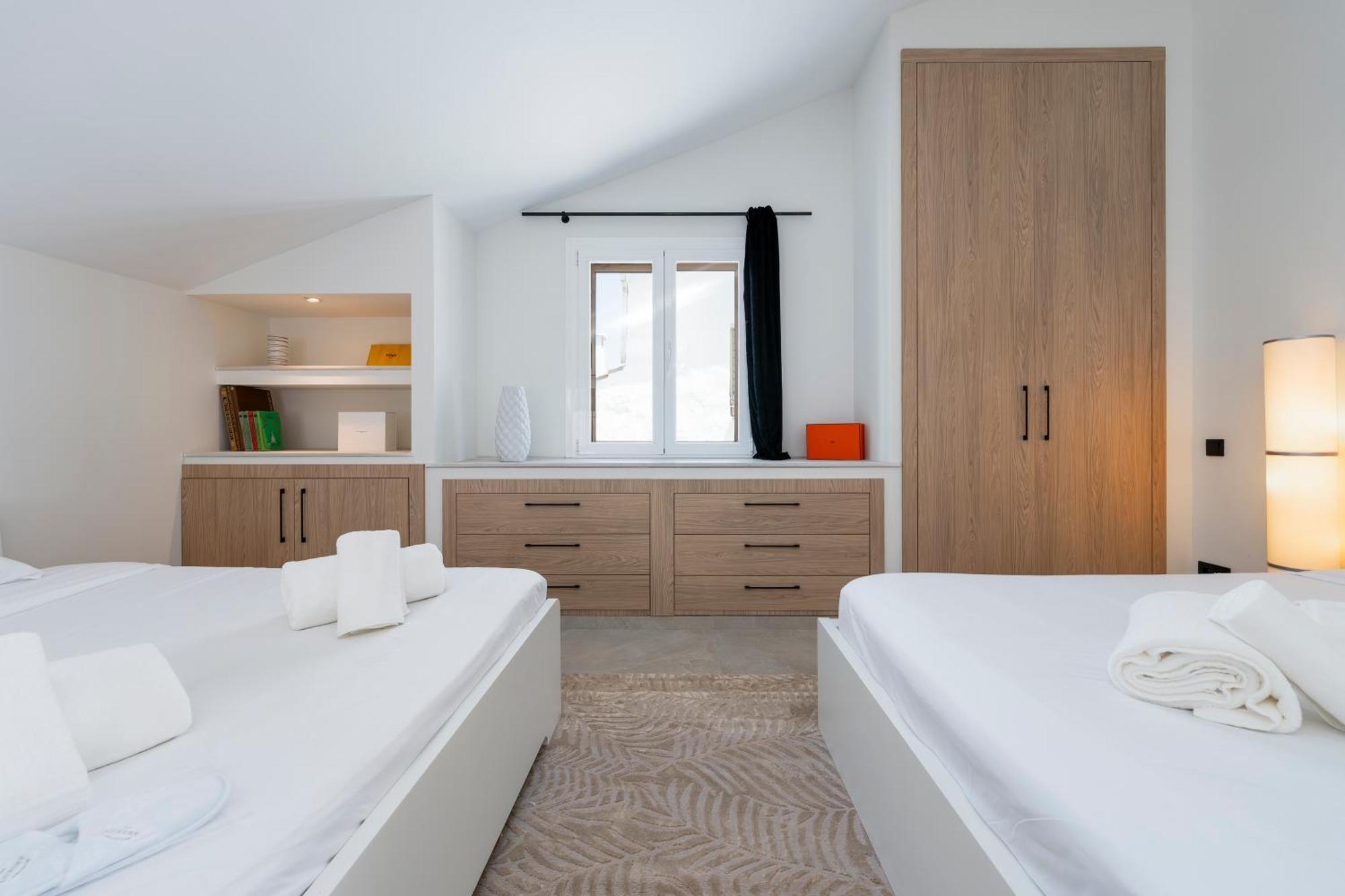 Apartment 243-fully Renovated-puerto Banus Front Line Penthouse
