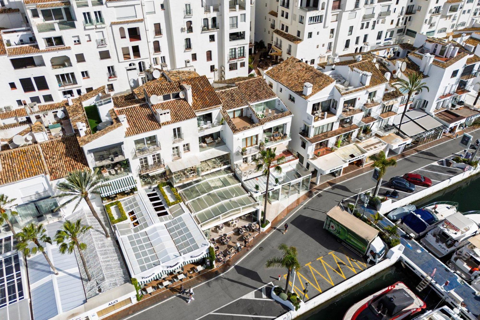 243-fully Renovated-puerto Banus Front Line Penthouse Apartment Marbella