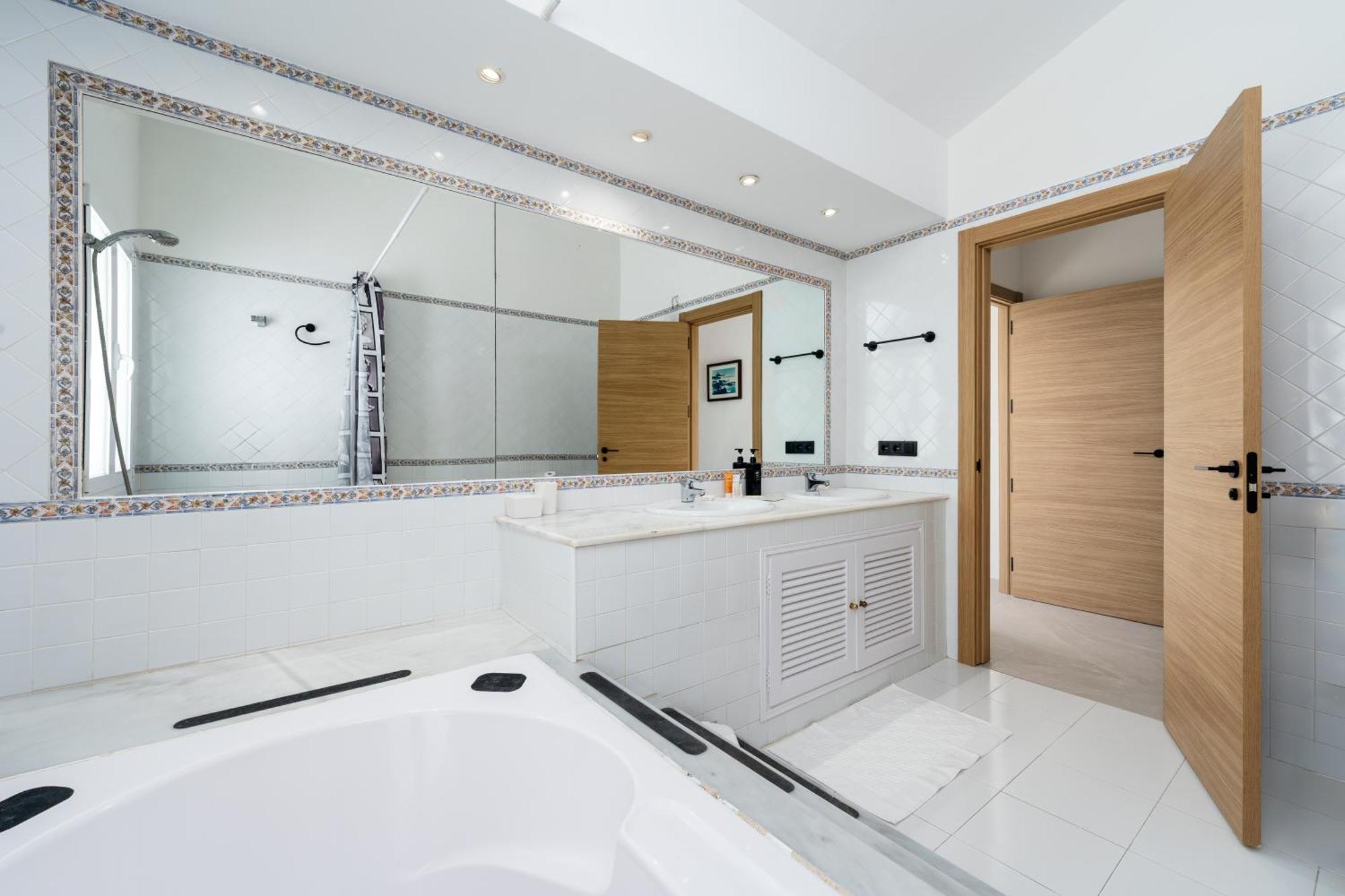 243-fully Renovated-puerto Banus Front Line Penthouse Apartment