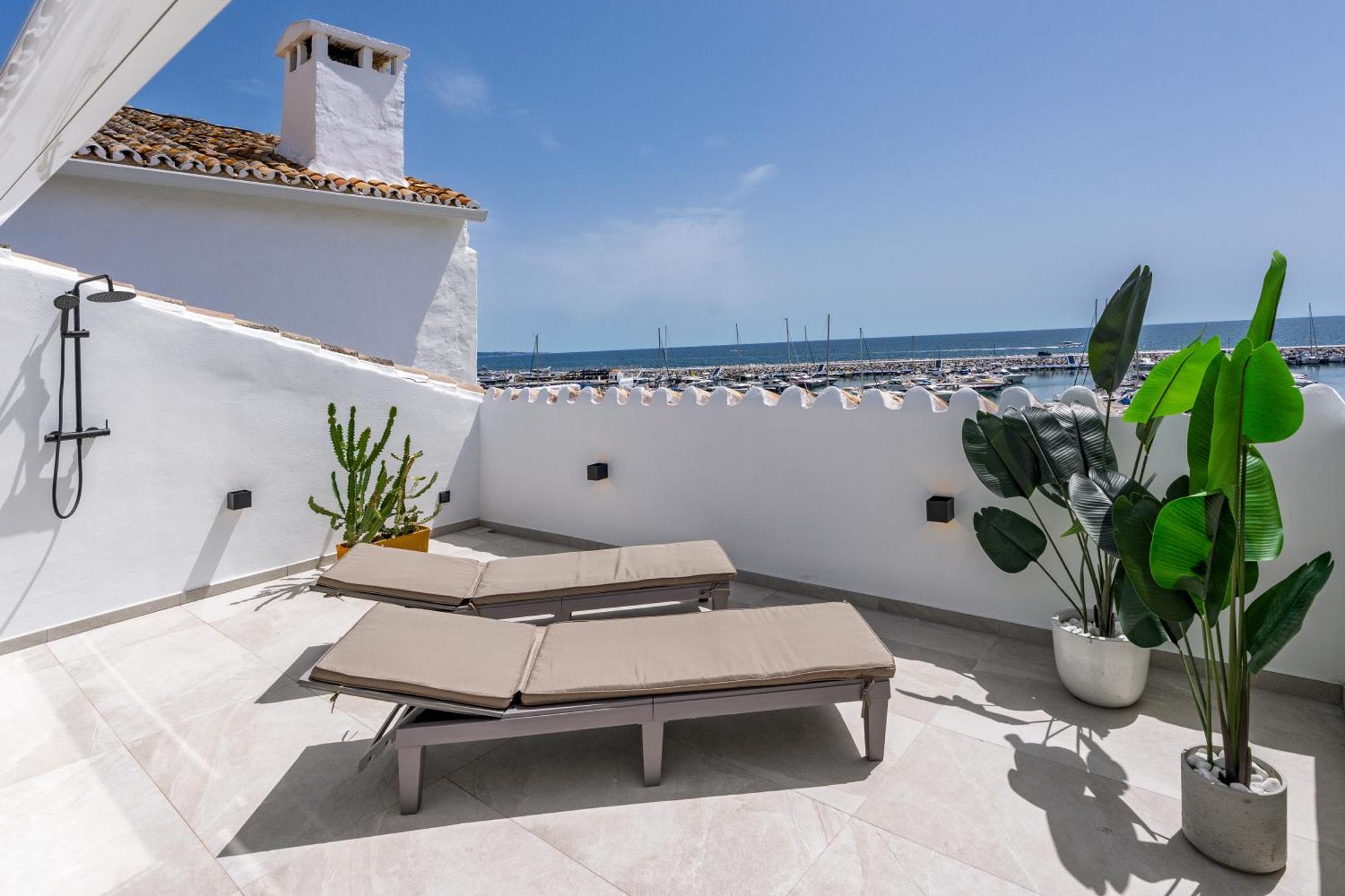 243-fully Renovated-puerto Banus Front Line Penthouse Apartment Marbella