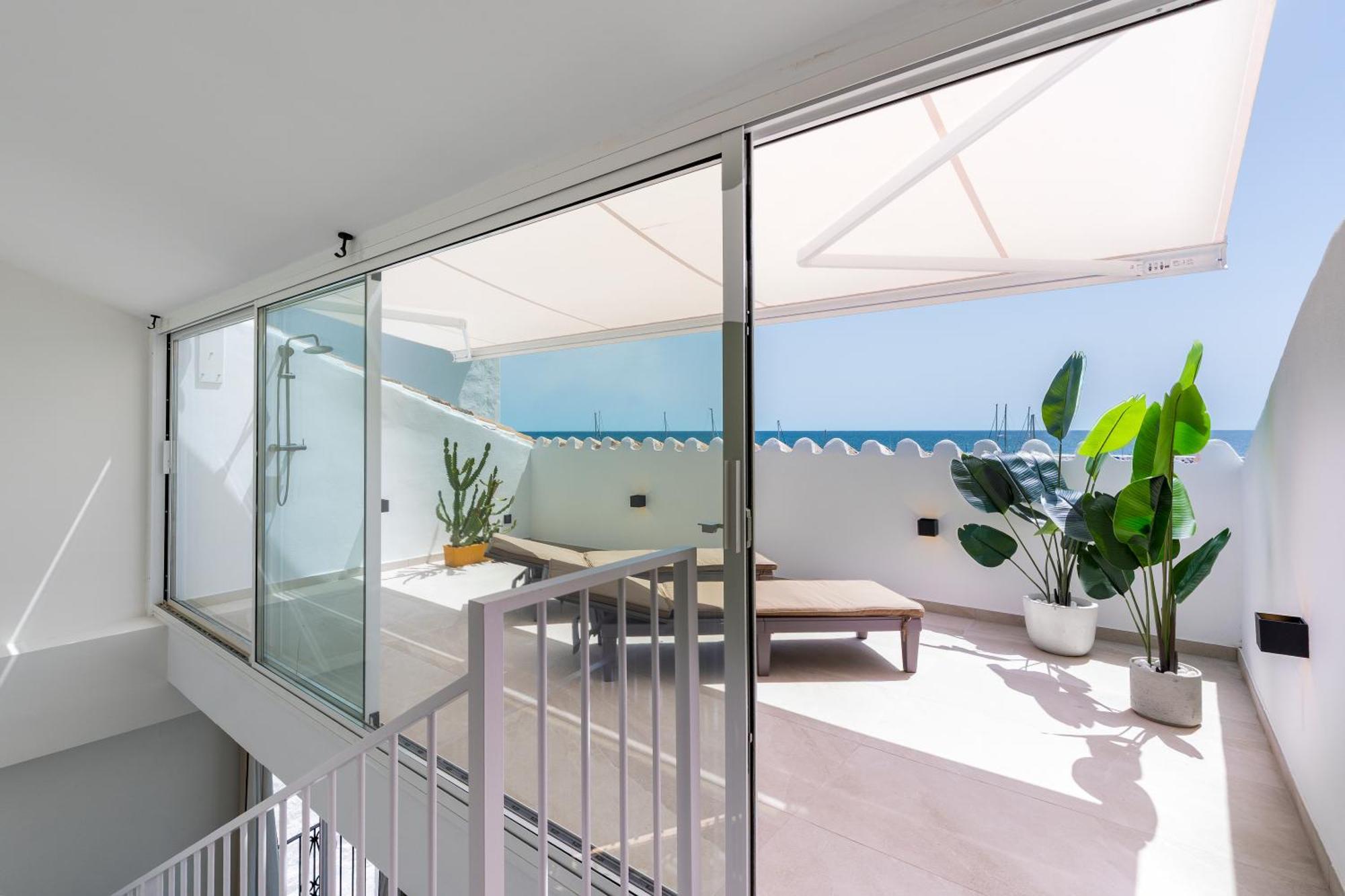 243-fully Renovated-puerto Banus Front Line Penthouse Marbella