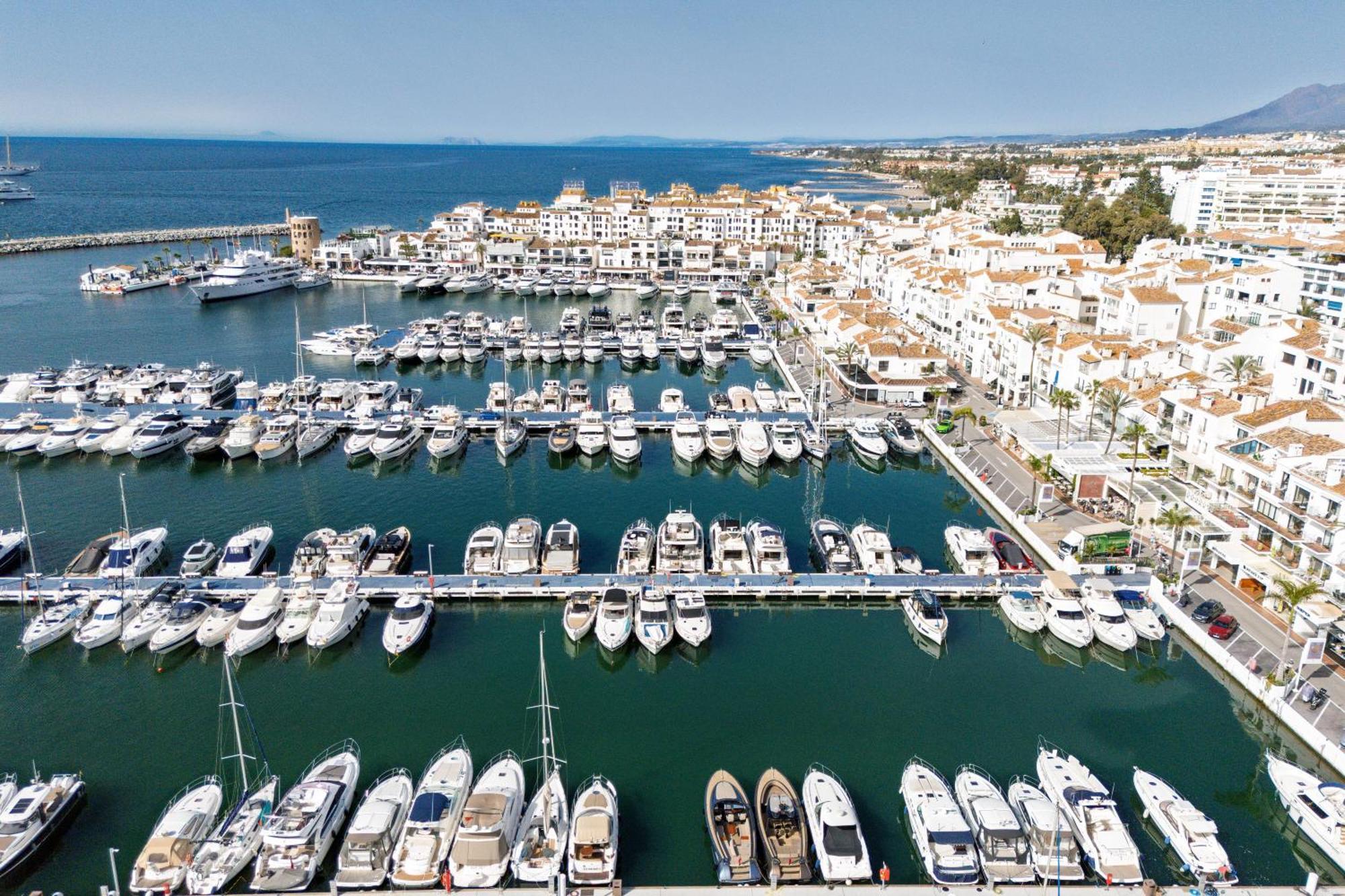 243-fully Renovated-puerto Banus Front Line Penthouse Apartment *